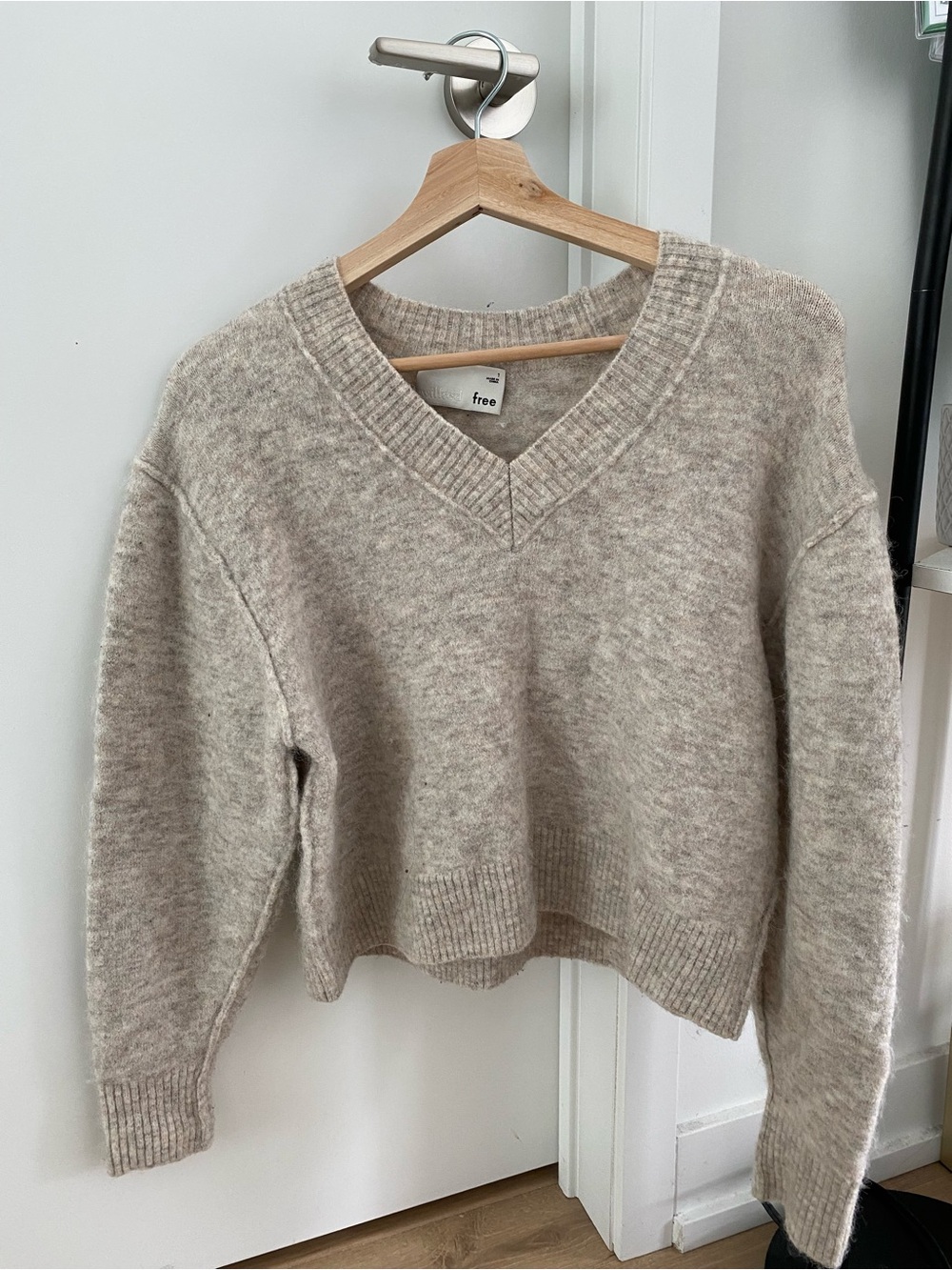 Wilfred Neutral Beige V-Neck Sweater